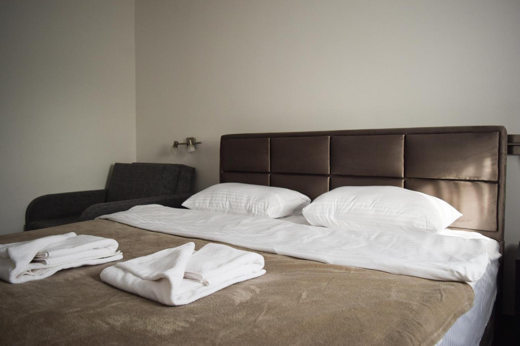 Hotel Tiski Cvet Novi Bečej Εξωτερικό φωτογραφία