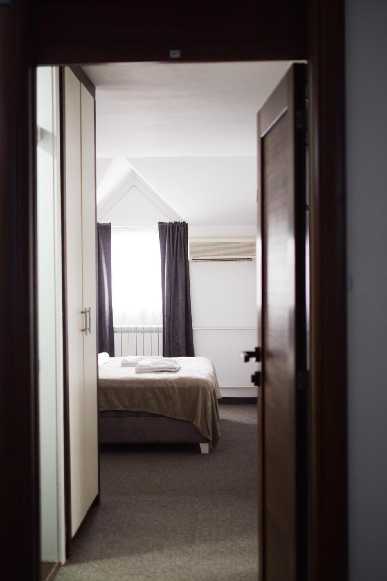 Hotel Tiski Cvet Novi Bečej Εξωτερικό φωτογραφία